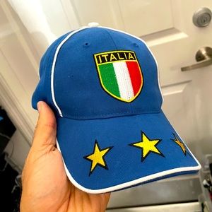 Italia hat 
With adjustable size band